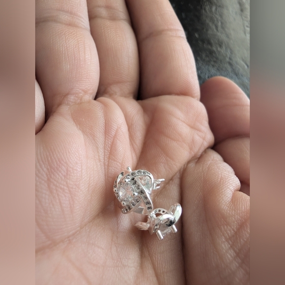 Vintage Silver Crystal Stud Earrings - Picture 6 of 7